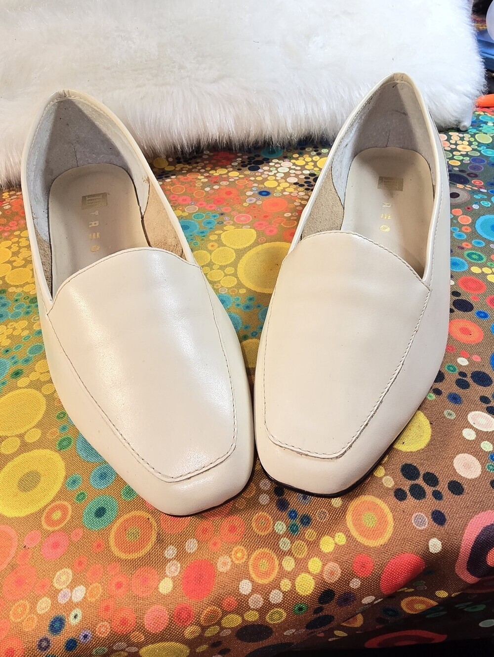 Treo Classic Women's Cream Leather Loafers - Picture 4 of 10